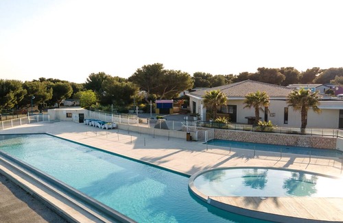 La Couronne RV Rental | Camping de l'Arquet Cote Bleue