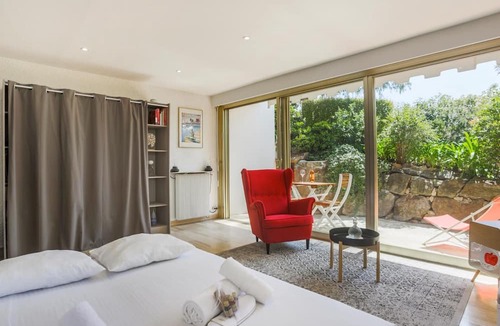 California - Pezou Apartment | Studio A/C La Californie with patio by Olidesi