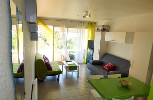 Les Sablettes Apartment | Full sea view, air conditioning, beach a stone's throw away, everything on foot
