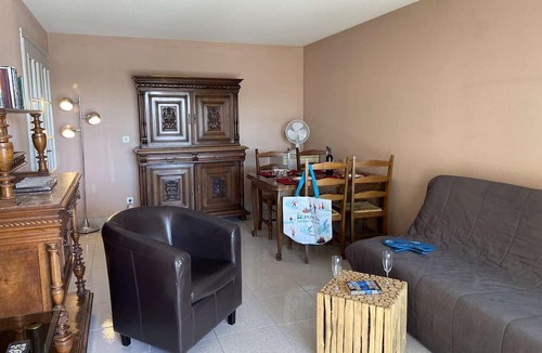 Frejus Port Apartment | 2-room apartment with terrace and parking, near thalassotherapy