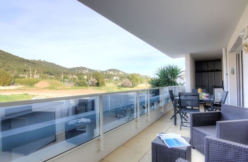 Carqueiranne Apartment | Nice apartment for 2 guests with pool, A/C, WIFI, TV and terrace