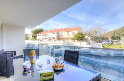 Carqueiranne Apartment | Nice apartment for 2 guests with pool, A/C, WIFI, TV and terrace