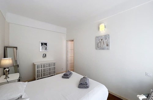 Cannes City Centre Apartment | Carré d'Or Cozy 1 BR balcony 2 Pax Croisette Palais 1 mn Olam Properties