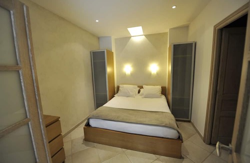 La Croix des Gardes Apartment | 2-room apartment with terrace 800 meters from the beaches