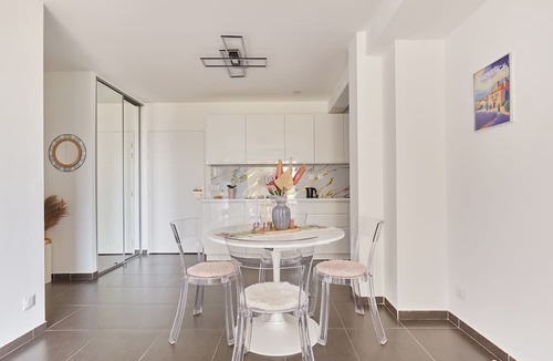 Vitrolles Apartment | Bellerive - 10min de l'Aéroport de Marseille