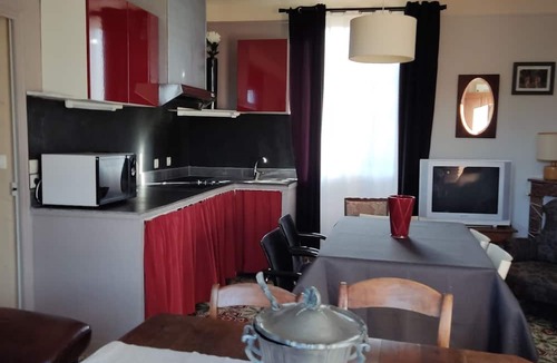 Gagnieres Apartment | Mas de la Chataigneraie: Lilas Vacation Rental with Shared Pool Near Vallon-Pont-d'Arc