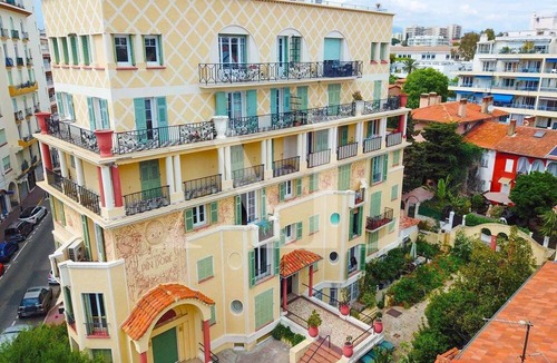 Juan-les-Pins Apartment | 2 ROOM APARTMENT NEAR THE SEA AND PINES OF JUAN-LES-PINS