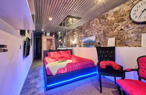 Quartier Hyper-Centre Apartment | Apartment 'Sweet Loft Grenoble' with Wi-Fi and Air Conditioning