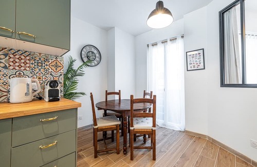 Liberation Apartment | Large & Quiet 1 Bdr Downtown