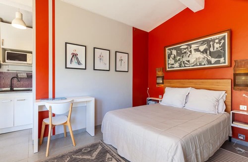 Cassis Apartment | Studio Apartment 'Maisonnette Indépendante' with Mountain View, Wi-Fi and Air Conditioning