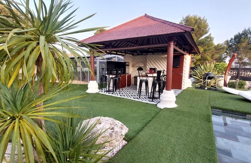 Notre-Dame-Limite Villa | Villa Massilia 14 pers with private pool and jacuzzi - Heights Marseille 15eme