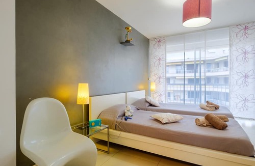 Juan-les-Pins Apartment | 4-Star 2-Bedroom Rental with Terrace, Garage, AC, 100m from Beaches