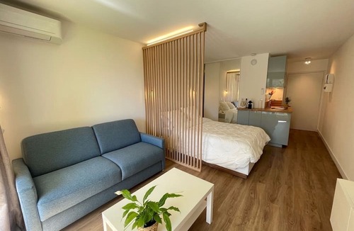 Beausoleil Condo | Charming studio in a residence with a swimming pool, tastefully decorated and offering all the comfort you need. Ideally located just steps from the Principality of Monaco and right next to a grocery store open 7 days a week.