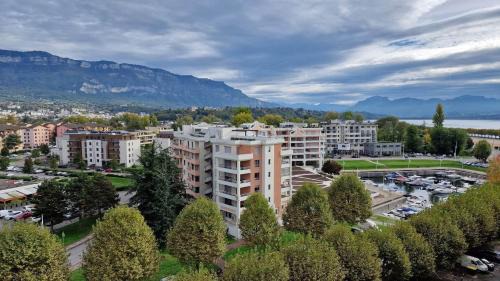 Aix-les-Bains Apartment | Résidence Les Belles Rives E - Magnifique et imprenable vue sur le Lac du Bourget ! MAE-6434