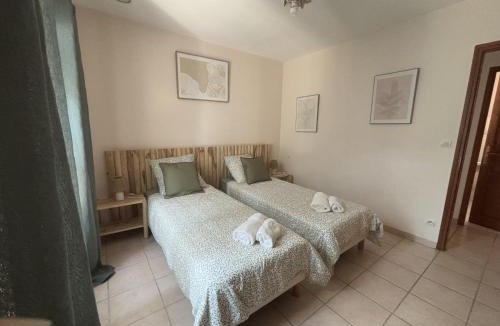 Saint-Gilles Villa | Mas des Cèdres