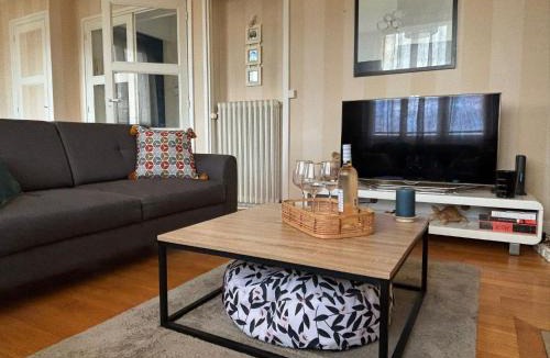 Bollee Apartment | Appartement lumineux au Mans - 24H & Moto GP & Parking