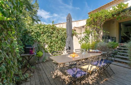 Camaret-sur-Aigues Villa | L'ensemble du gîte de Tante Berthe