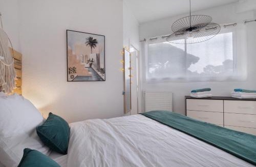Mandelieu-la-Napoule Beach Apartment | Appartement familial piscine plage