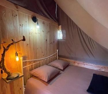 Entraigues Other | Tente de 4 personnes en pleine nature