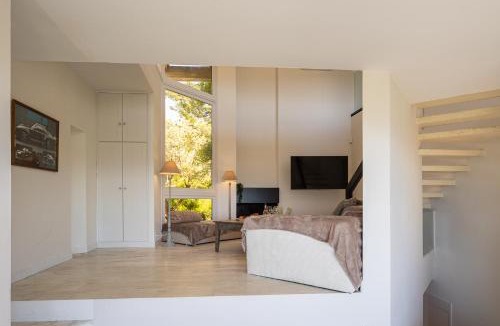 Gordes Villa | Contemporary home with a view