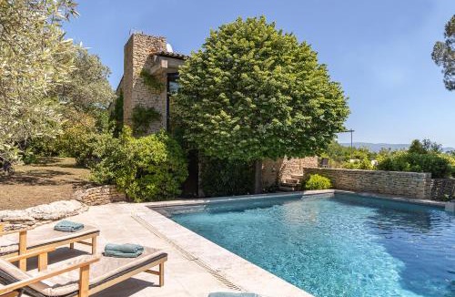 Gordes Villa | Contemporary home with a view