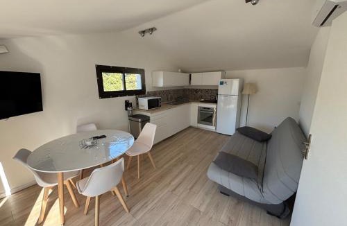 Sanary-sur-Mer House | Villa en Duplex - Climatisée - Jardin - Parking - Proche de la mer à Sanary
