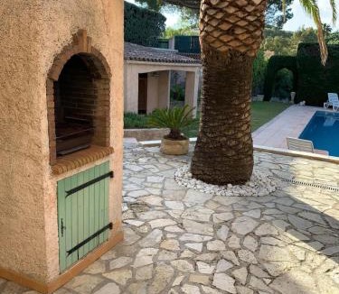 Frejus Apartment | Appartement Rez de Villa - 4 personnes - Fréjus - Vue piscine