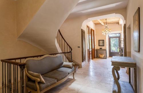 Ventabren House | Bastide of the Rose Comtesse The Art of Intimate Luxury in Provence