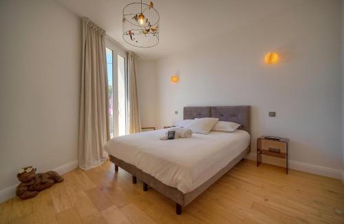 Cannes Villa | FRGK "Villa Pont Saint-Victor Piscine Privée 4 Chambres Cannes"