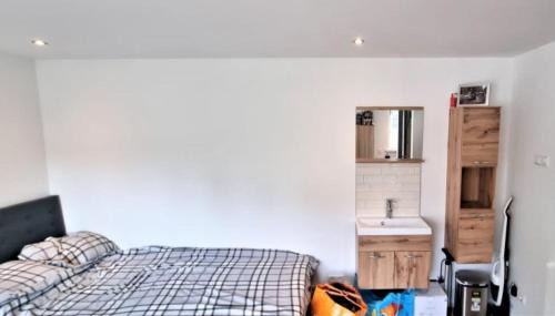 Aubenas Apartment | tranquillité d'esprit dans un hébergement élégant et fonctionnel