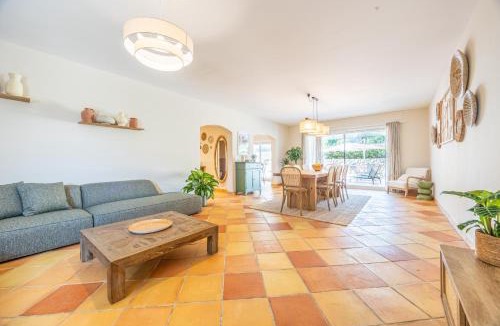 Antibes Villa | Renovated Provençal Villa with Garden - Antibes