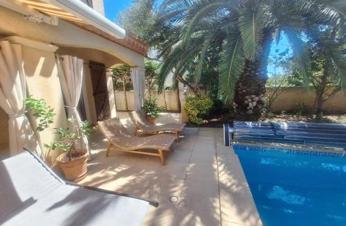 Vias Bed & Breakfast | Villa Pesona