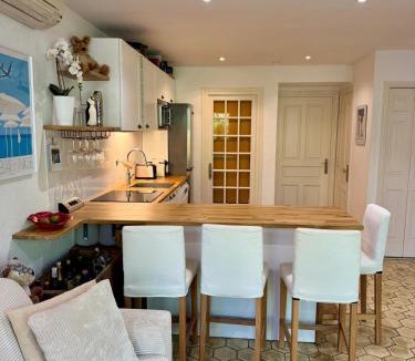 Mandelieu-La-Napoule Apartment | Les Suites de Robinson 07 - Standing Presta