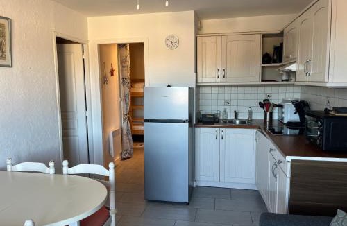 Les Bormettes Apartment | Appartement T2, 4 personnes, climatisé, avec piscine, Village de la Mer