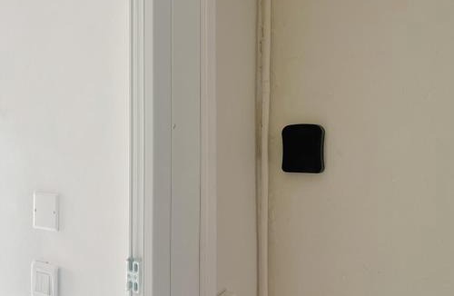 Istres Apartment | City Vibes - Spacieux, Clim, Centre-ville, 6 adultes et 1 enfant