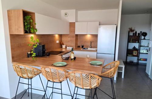 Saint-Martin Apartment | T2 confort proche centre & plages, parking, clim