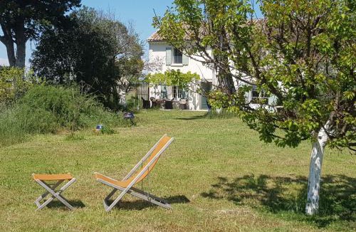 Violes House | Holiday Home Charmantes Bauernhaus in der Provence by Interhome