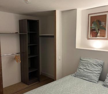 Roquemaure Apartment | Cœur de village calme Appartement cosy CLIM