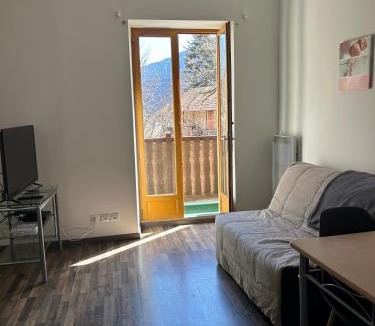 Saint-Martin-Vesubie Apartment | Joli studio à l entrée du village