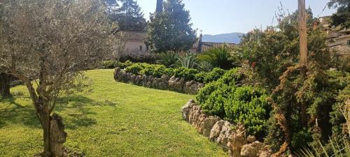 Pegomas Bed & Breakfast | Les murmures du jardin