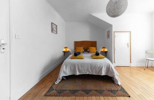 Republique House | Maison Louis - Maison 3 chambres sur 2 niveaux, cœur de ville