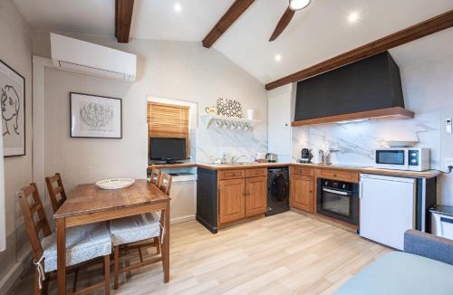 Beausoleil Apartment | Le Mas d'Angeline-Vue mer panoramique, jardin partagé, parking, voiture indispensable, route étroite et pentue, à 10 min de Monaco