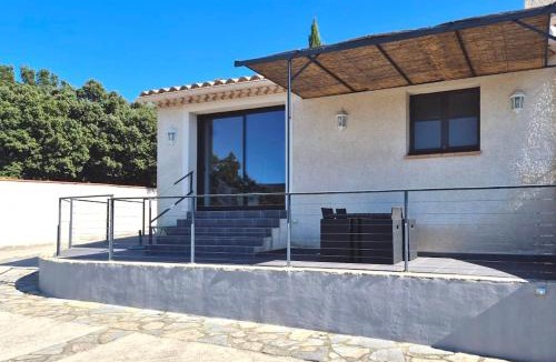 Saint-Mathieu-de-Treviers Apartment | Mas de Cala - Gîtes avec piscine au Pic Saint-Loup