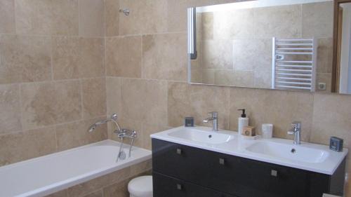 Chateaurenard Villa | Mas Provençal de Charme avec Espace Télétravail Luxe Calme et Détente