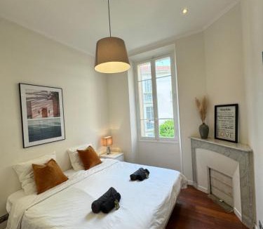 Cannes City Centre Apartment | AC-Free Parking - Contemporary 4 Bedroom Villa Apartment