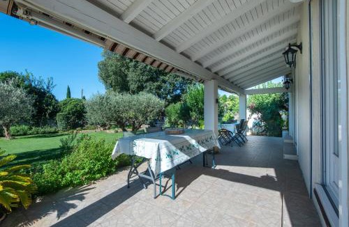 Tarascon House | Villa l'ESTEL charme provençal, 15 pers, piscine privée & aire de jeux, au coeur du triange Arles-Avignon-Nîmes