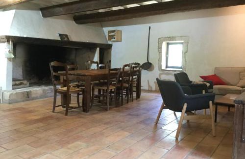 Maussane-les-Alpilles House | typical provencal farm in an exceptional natural site, the alpilles park - 8 people.