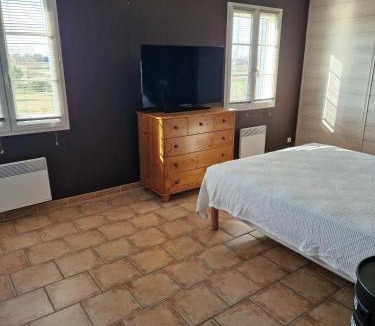 Albaron Villa | Villa provençale à Arles avec piscine privée et vue jardin.