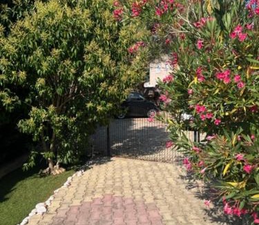 Caumont-sur-Durance Villa | Appartement T3 TERRASSE VUE LUBERON