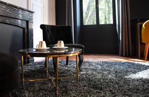 Chateauneuf-du-Rhone Hotel | Manoir le Roure